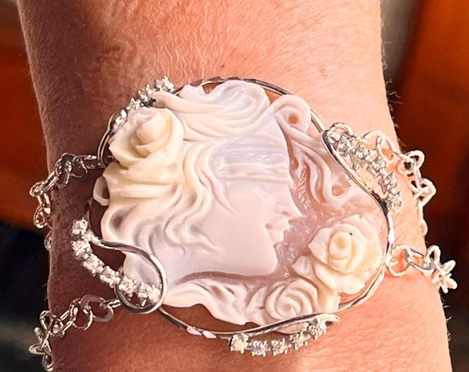 Shell Cameo Lucky Bracelet, Good Luck Charm, Handmade Jewelry, Exclusive Gift, Superstitious Gift for Modern Woman