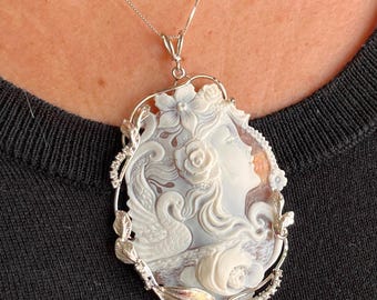 Swan Shell Cameo Halskette, handgefertigter 18k Goldschmuck, Made in Italy
