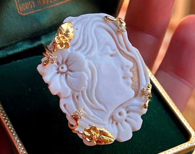 Vintage Victorian Style Silver cameo Carved Ring Size 7,5 adjustable  Natural Shell Cornelia Profile of a woman