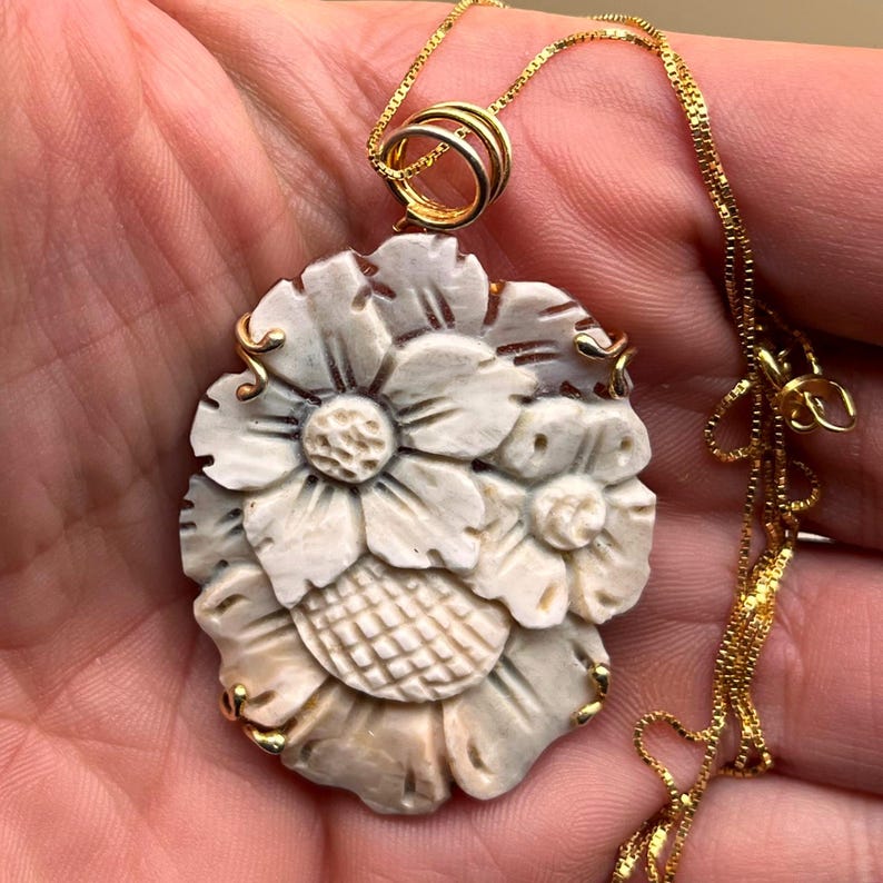 Handskuret snäckskal-prästkrage-cameo-hänge, 18k guld sterlingsilver, italienska blommiga smycken bild 13
