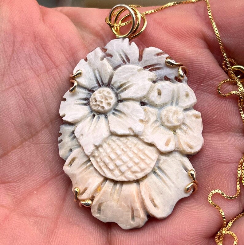 Handskuret snäckskal-prästkrage-cameo-hänge, 18k guld sterlingsilver, italienska blommiga smycken bild 9
