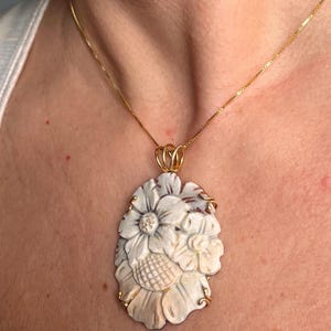 Handskuret snäckskal-prästkrage-cameo-hänge, 18k guld sterlingsilver, italienska blommiga smycken bild 15