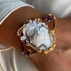 antique style victorian shell cameo bracelet made in italy profile of a woman