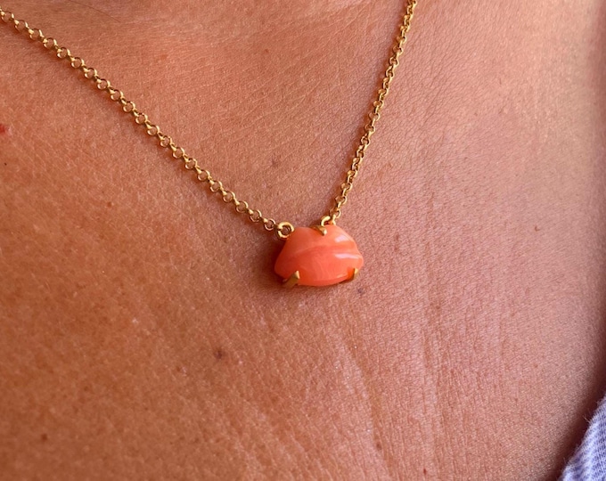 Ciondolo collana bocca corallo made in italy labbra gioiello per lei donna elegante raffinata moda 2025 tendenza