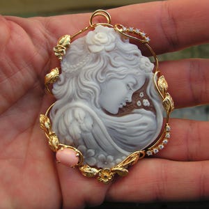 Mokilu' Orecchini Pendenti Vintage A Cammeo Con Perle – Ottone Dorato 24kt – Gioielli Artigianali Toscani, Ipoallergenici, Regalo In Scatola