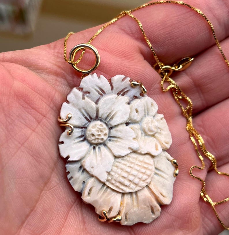 Handskuret snäckskal-prästkrage-cameo-hänge, 18k guld sterlingsilver, italienska blommiga smycken bild 5
