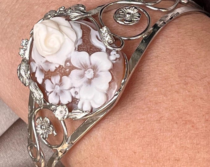 antique style victorian shell cameo bracelet made in italy carved flowers