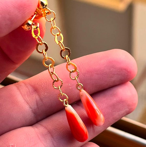 Orecchini Corallo Rosso, Orecchini Pendenti Eleganti, Stile Classico, Gioielleria di Qualità, Regalo Raffinato