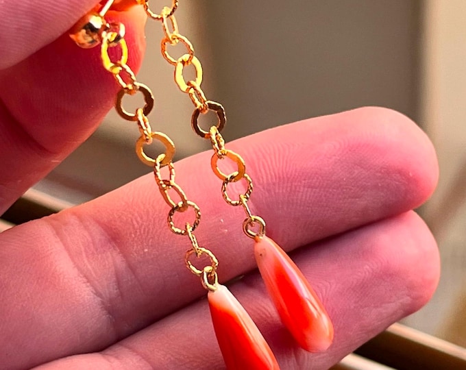 Orecchini Corallo Rosso, Orecchini Pendenti Eleganti, Stile Classico, Gioielleria di Qualità, Regalo Raffinato