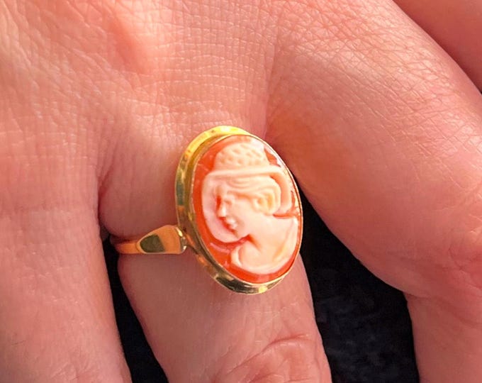 Anello cammeo conchiglia, modello vintage, regalo per lei , donna elegante, Made in Italy