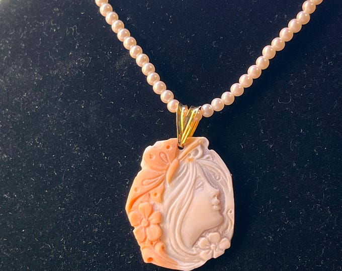 Shell Cameo Charm Necklace, Handcrafted Jewelry, Made in Italy, Gift for Her, Bridesmaid Necklace, Wedding Necklace