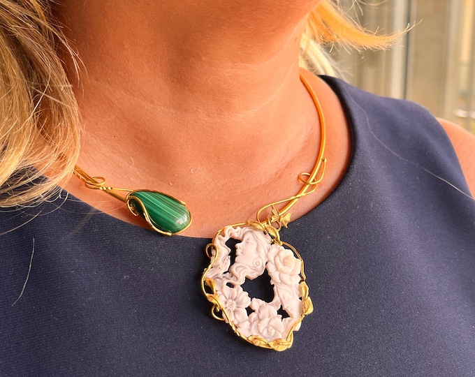 Elegant Hand-Carved Sardonic Shell Cameo Choker - Floral Goddess & Malachite Gem