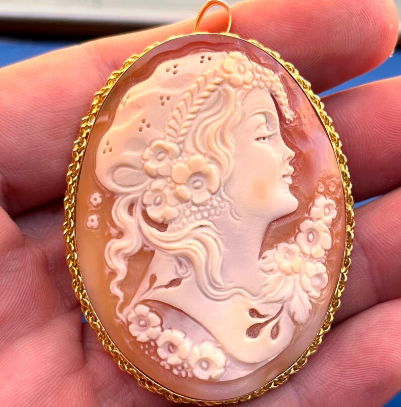 Collana cammeo artigianale stile fantasy, regalo per lei, gioiello femminile esclusivo image 3