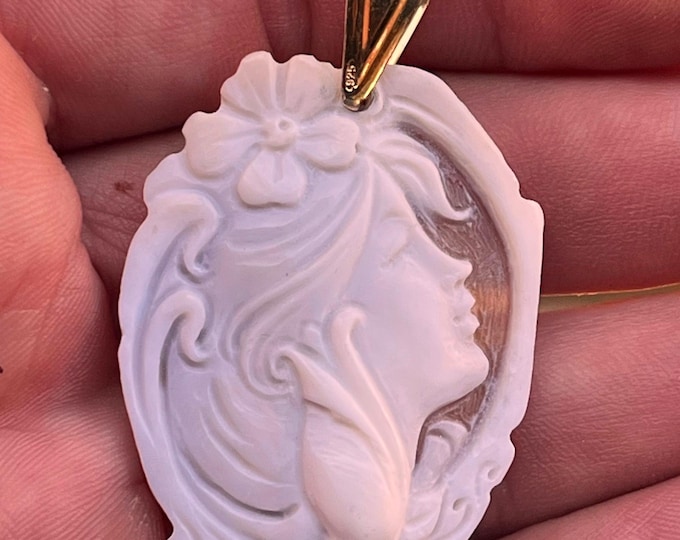 Handmade Cameo Necklace, 18K Gold Jewelry, Made in Italy, Minimalist Style, Gift for Her sea shell cameo