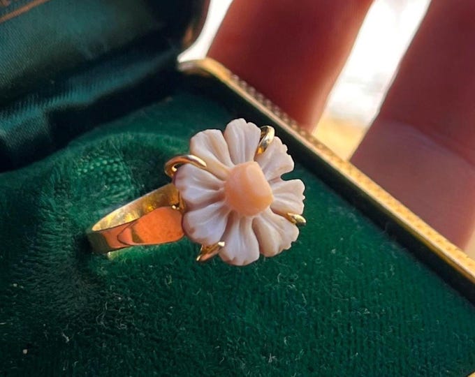 Elegant Cameo Ring, 18k Gold, Flower Petal, Gift for Her, Wedding Gift, Anniversary Jewelry
