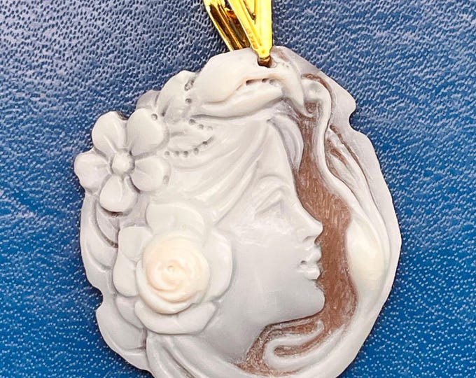 Shell Cameo Women's Necklace, Artisanal Necklace, Made in Italy, Victorian Style, Wedding Gift, Elegant Woman