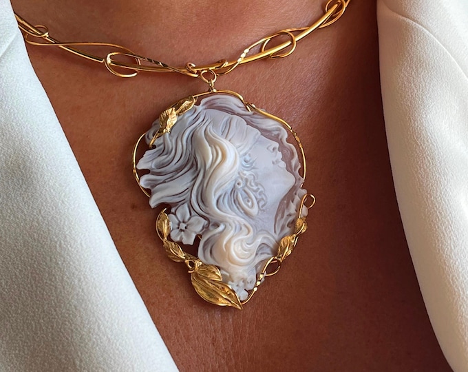 Handmade Italian Shell Cameo Choker: Elegant Artisan Necklace