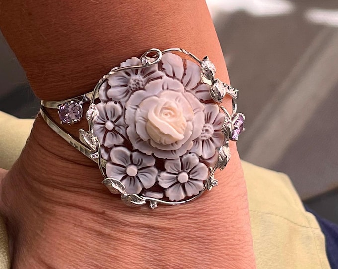 Handmade Flower Shell Cameo Bracelet: Roman Style Jewelry