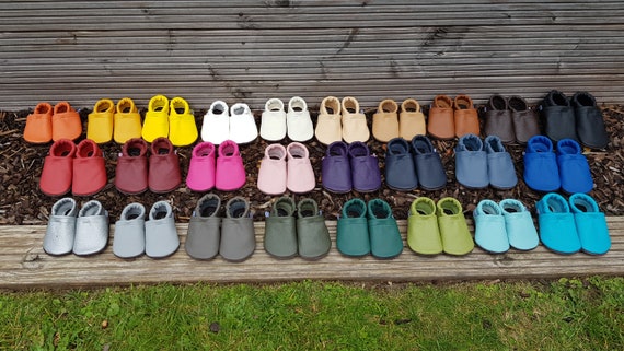 Lederpuschen Unifarben , in vielen verschiedenen Farben, Krabbelschuhe, Hausschuhe, Lauflernschuhe für die ersten Schritte, Flitzeklein
