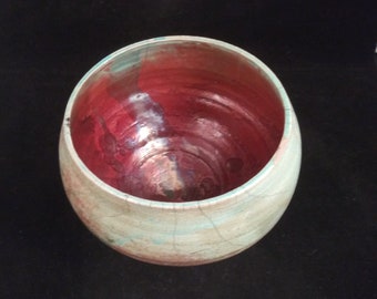 Vívido rojo y turquesa Raku Vessel