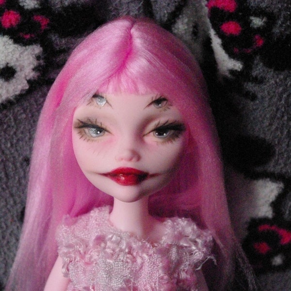 Monster High Puppe Melanie Martinez Portals Kreatur Ooak Repaint Custom