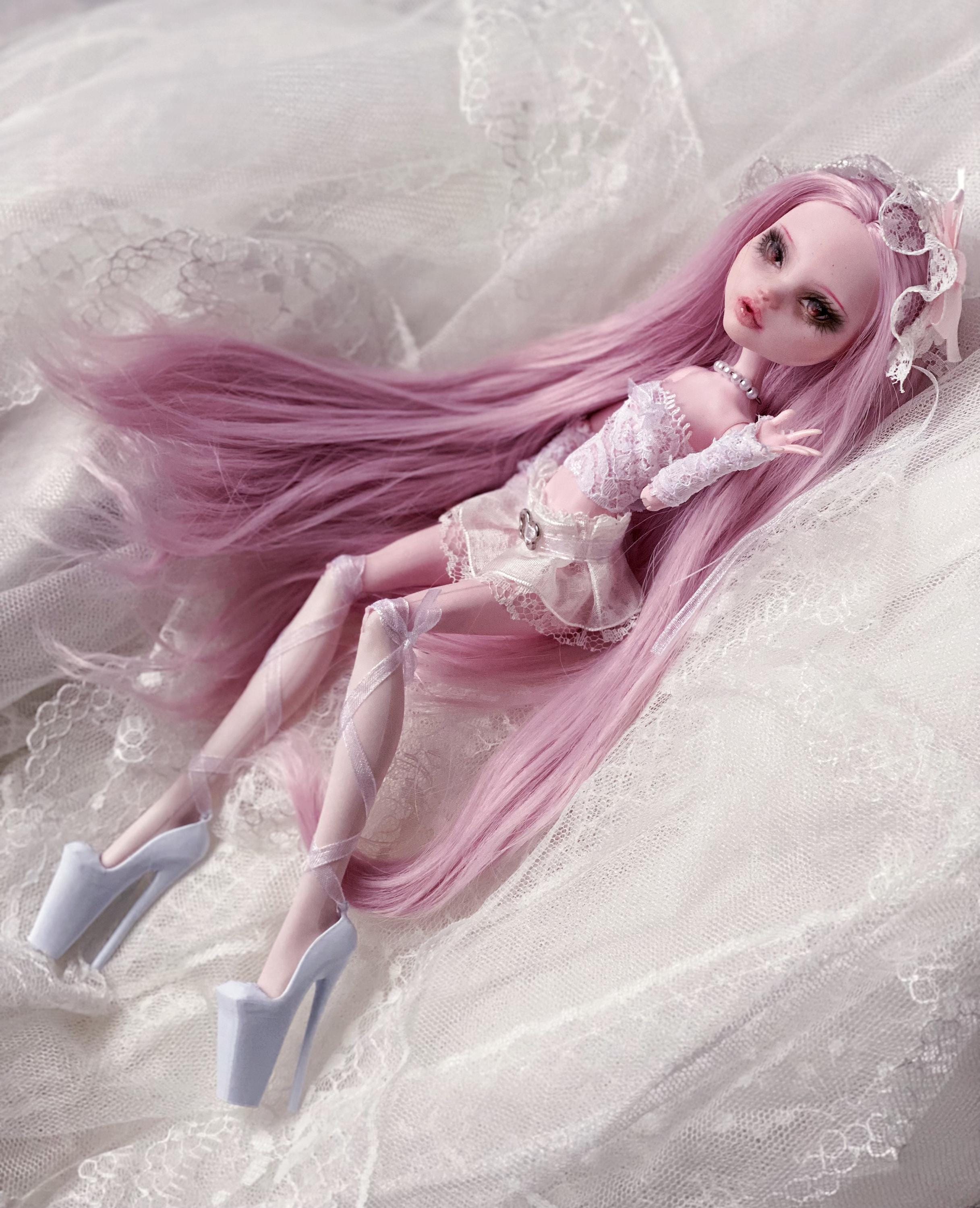 Draculaura g1 doll - Etsy 日本