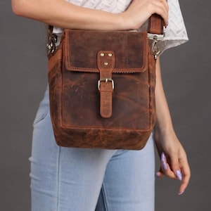 Personalized Leather Bag DSLR Camera Bag, Monogrammed Leather Camera Case, Nikon Camera Bag Canon Camera bag travel Bag Birthday Gift