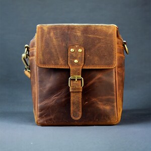 Borsa per fotocamera DSLR in pelle fatta a mano, custodia per fotocamera Nikon, custodia in pelle personalizzata per fotocamera, borsa per fotocamera Canon, tracolla da viaggio, regalo per la festa del papà