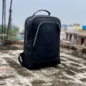 Black leather men&#39;s backpack, city travel laptop backpack, gift for husband, personalized gift for him, leather rucksack College Backpack