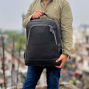 Black leather men&#39;s backpack, city travel laptop backpack, gift for husband, personalized gift for him, leather rucksack College Backpack