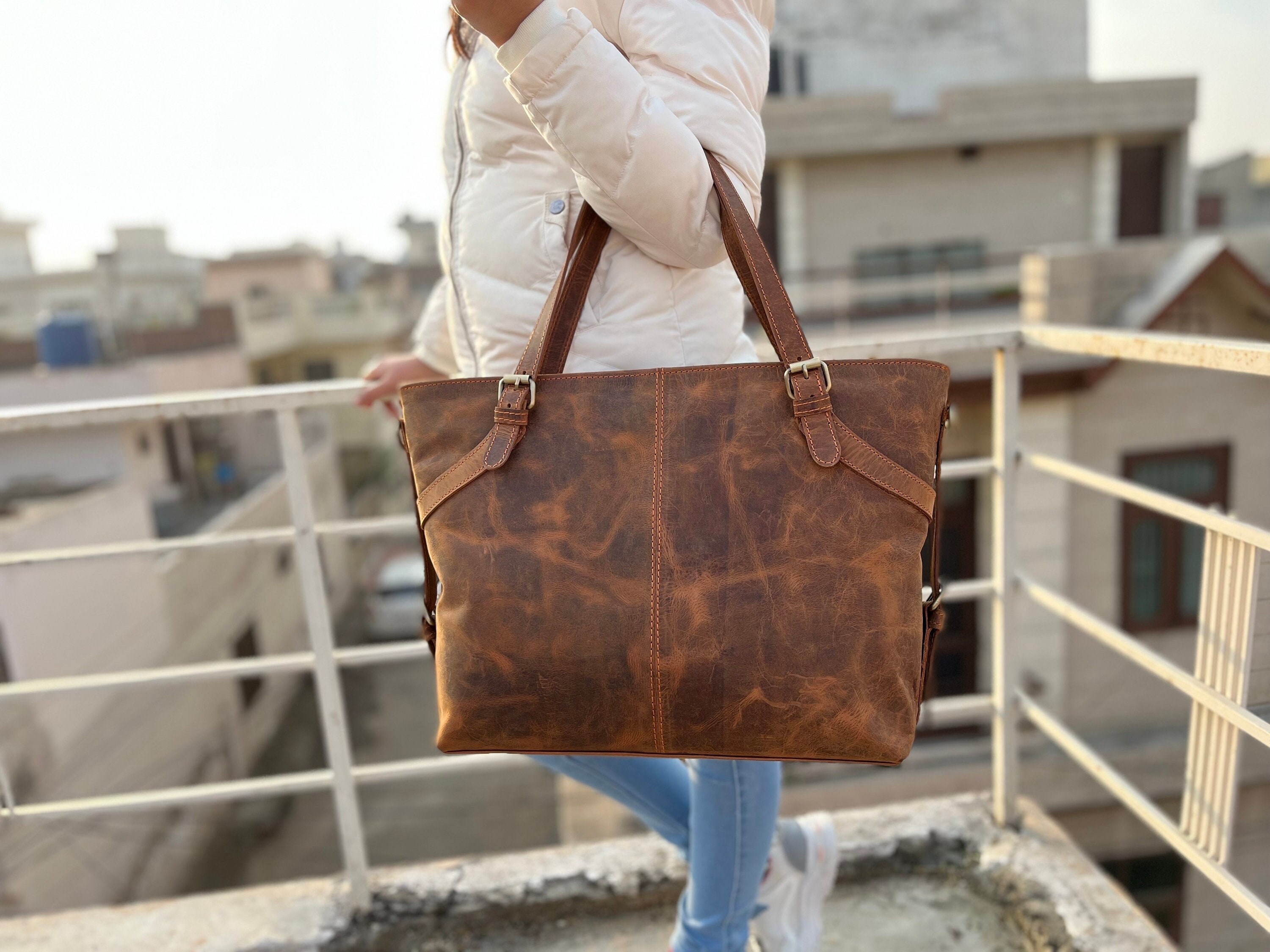Oversized Camel Leather tote bag The Oversized size of the Cap Sa Sal  collection bag  Vermut Atelier