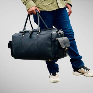 Full Grain Leather Duffel Bag – Weekender Bag for Travel, Gym, Overnight Use – Unisex Leather Gym Bag, Overnight Bag, Travel Bag, Gift