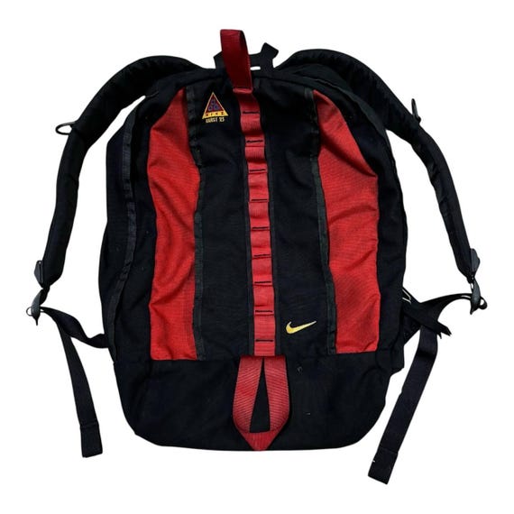 Crazy Vintage Nike ACG Karst 25 Hiking Backpack Y2K Gorpcore Techwear Gear,  90s All Conditions Gear Rucksack, Small Yellow Swoosh Daypack - Etsy Finland