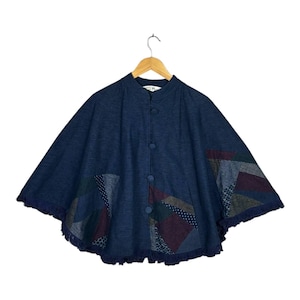 Vintage japansk indigo lapptäcke poncho kappa Mingei Kasuri Aizome bomullsfransar Boro Sashiko handfärgad bohemisk folkkonst jacka i en storlek