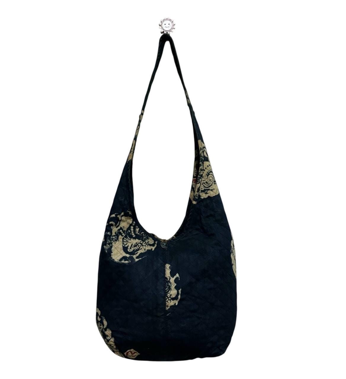 Vintage 45 R 45 tpm gewatteerde indigo hobo-tas Japanse archivering katoenen batik print katoenen schoudertas grote boho werkkleding draagtas zeldzame Japanse ontwerper