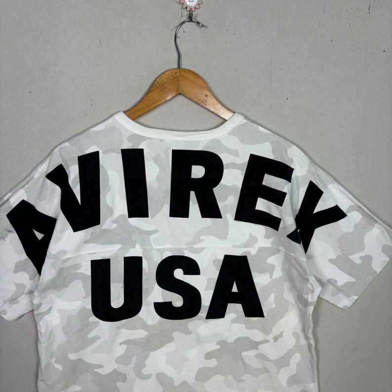 Vintage Avirex USA Camo T Shirt Men's Size M Snow Camouflage All American Classics Big Print Tee Y2K Gorpcore Military Streetwear Top image 3