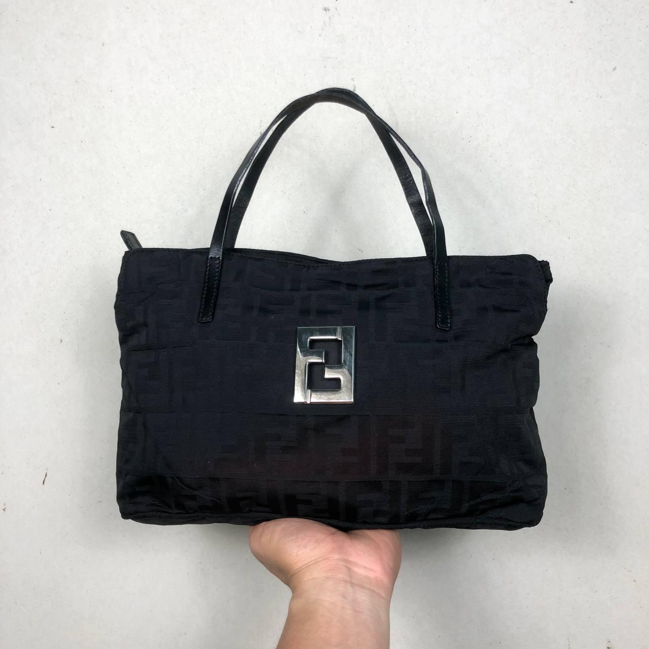 バッグ FENDI LOGO PLATE NYLON SHOULDER BAG FENDI(フェンディ) vintage logo nylon shoulder bag ヴィンテージ