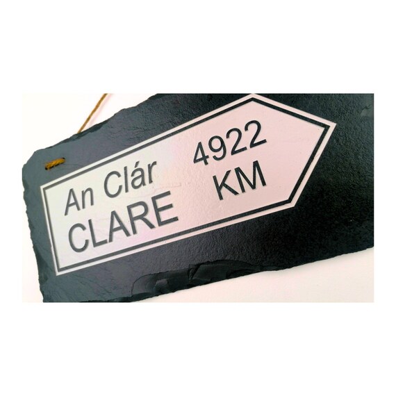 刻まれた数字の石のアドレスプラーク。ソリッドから作られたアドレスサイン、r アイルランドの道路標識 | 天然スレートの手作り彫刻 | 故郷の村の家