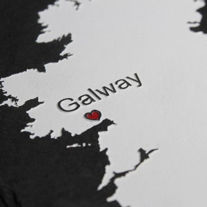 Mapa personalizado de Irlanda para colgar en la pared, elija cualquier ciudad, pueblo, pueblo, placa de casa de pizarra natural rústica para el hogar, nombre del lugar