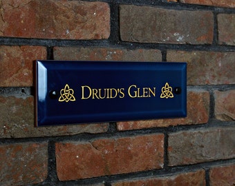 Gravierte Keramik Wandfliese Hausadresse Schild 300 mm x 100 mm - Irisch, Türnummer, Hausname, Rustikal, Maßgeschneidert, Individuell, Personalisiert