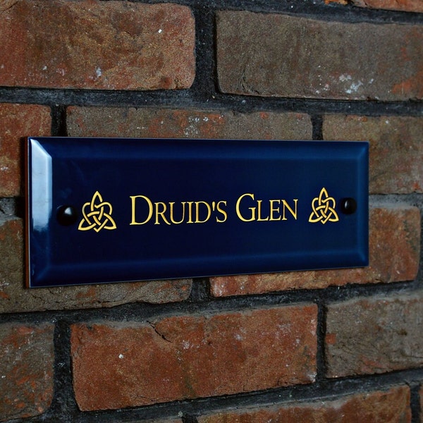 Señal de dirección de casa de azulejo de pared de cerámica grabada 300 mm x 100 mm - Irlandés hecho a mano, Número de puerta, Nombre de la casa, Rústico, A medida, Personalizado, Personalizado