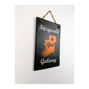 Carte de l'Irlande avec nom de famille et ville natale | Ascendance irlandaise Ancêtres Disapora | Souvenirs d'amour à la maison | Ardoise naturelle faite à la main sur mesure unique