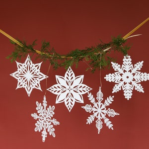 Paper Snowflake Set of 5 - Holiday Decor - Snowflakes - Winter