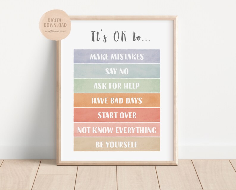 Puede incluir: Un p&oacute;ster de arte de pared imprimible con un fondo de acuarela en tonos de azul, verde, naranja y rosa. El p&oacute;ster tiene el texto "It's OK to..." y una lista de frases que incluyen "Make Mistakes", "Say No", "Ask for Help", "Have Bad Days", "Start Over", "Not Know Everything" y "Be Yourself".