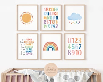 Puede incluir: Conjunto de seis impresiones de arte de guardería imprimibles coloridas con un sol, un arcoíris, una nube con gotas de lluvia, el alfabeto, números y una lista de afirmaciones positivas. Las impresiones son perfectas para la habitación de un niño o una sala de juegos.