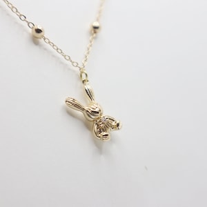 14K ゴールドフィルド ウサギネックレス、小さなウサギのジルコンネックレス、金色のウサギのペンダント、3D ウサギのジルコンチャーム、イースターギフト、彼女への最高のギフト