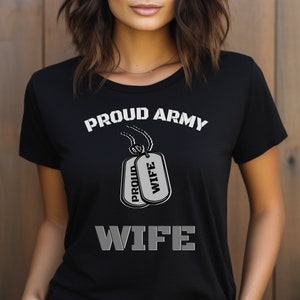 Chemise de famille de militaire fier, Chemises de conjoint de militaire, T-shirts de famille militaire, Chemises des forces armées, Chemise de remise des diplômes militaires, Famille fière
