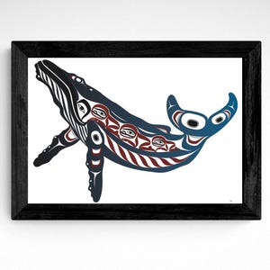 Puede incluir: Una ilustraci&oacute;n estilizada de una ballena en azul, rojo y negro. La ballena est&aacute; nadando hacia arriba con la boca abierta. El cuerpo de la ballena est&aacute; decorado con patrones geom&eacute;tricos y ojos estilizados.
