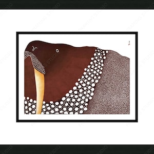 Timmiqti (taureau morse), 2008 par Ningiukulu Teevee, carte d'art inuit autochtone, Cape Dorset, carte d'art encadrée