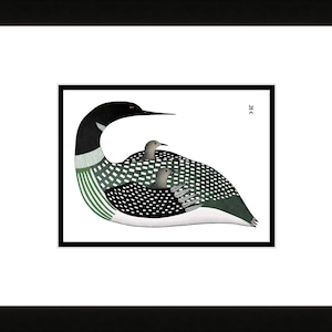 Cradled Loons, 2009 par Ningiukulu Teevee, carte d'art inuit autochtone, Cape Dorset, carte d'art encadrée